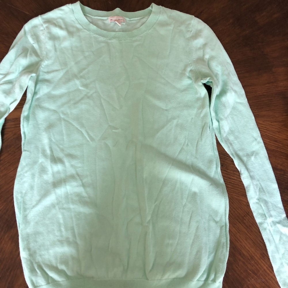 Gap sweater
